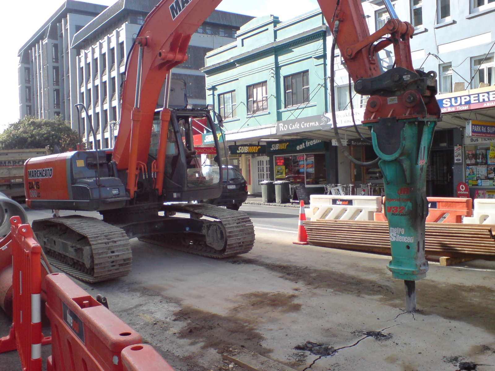 Excavator-mounted hydraulic breaker in Grafton, Auckland